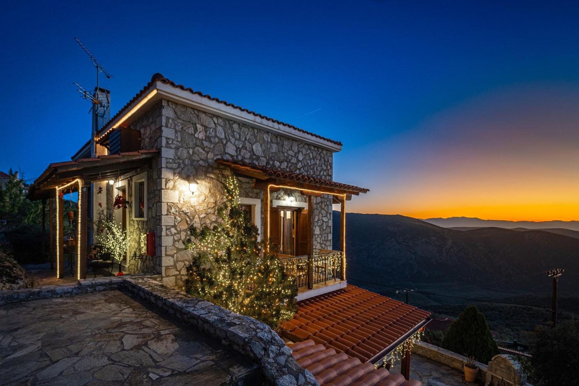 Rock Dandy Deluxe Chalet In Arachova - Delphi, Sauna, Prv Parking, Amazing View Екстер'єр фото