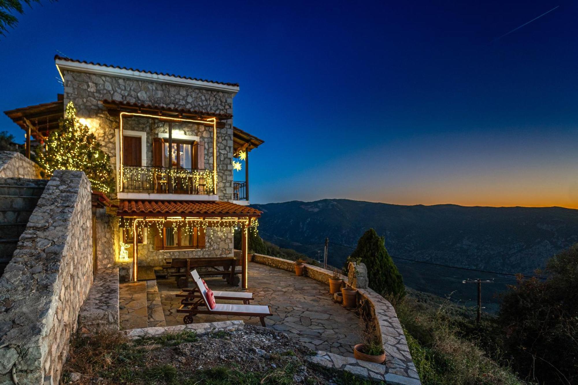 Rock Dandy Deluxe Chalet In Arachova - Delphi, Sauna, Prv Parking, Amazing View Екстер'єр фото