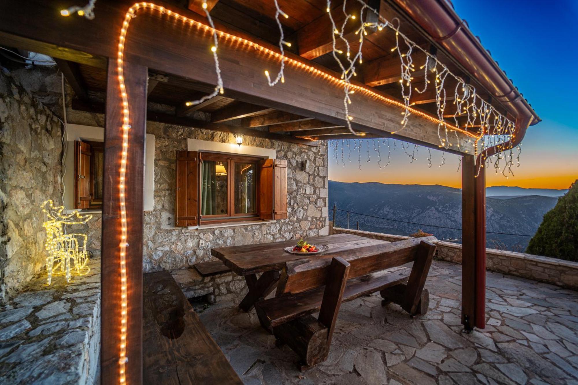 Rock Dandy Deluxe Chalet In Arachova - Delphi, Sauna, Prv Parking, Amazing View Екстер'єр фото