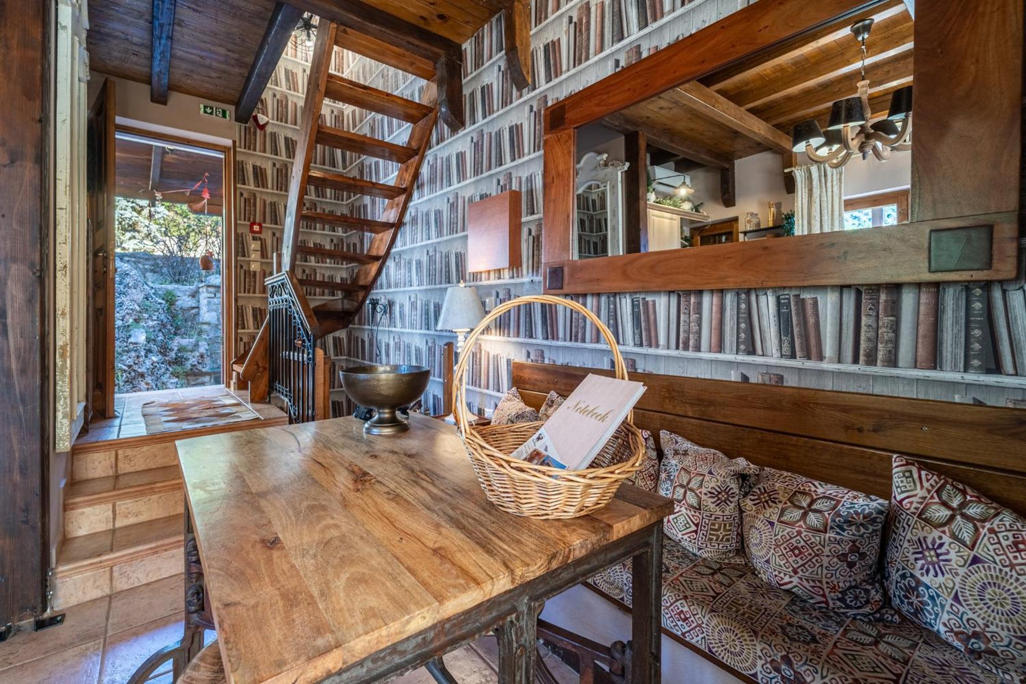 Rock Dandy Deluxe Chalet In Arachova - Delphi, Sauna, Prv Parking, Amazing View Екстер'єр фото