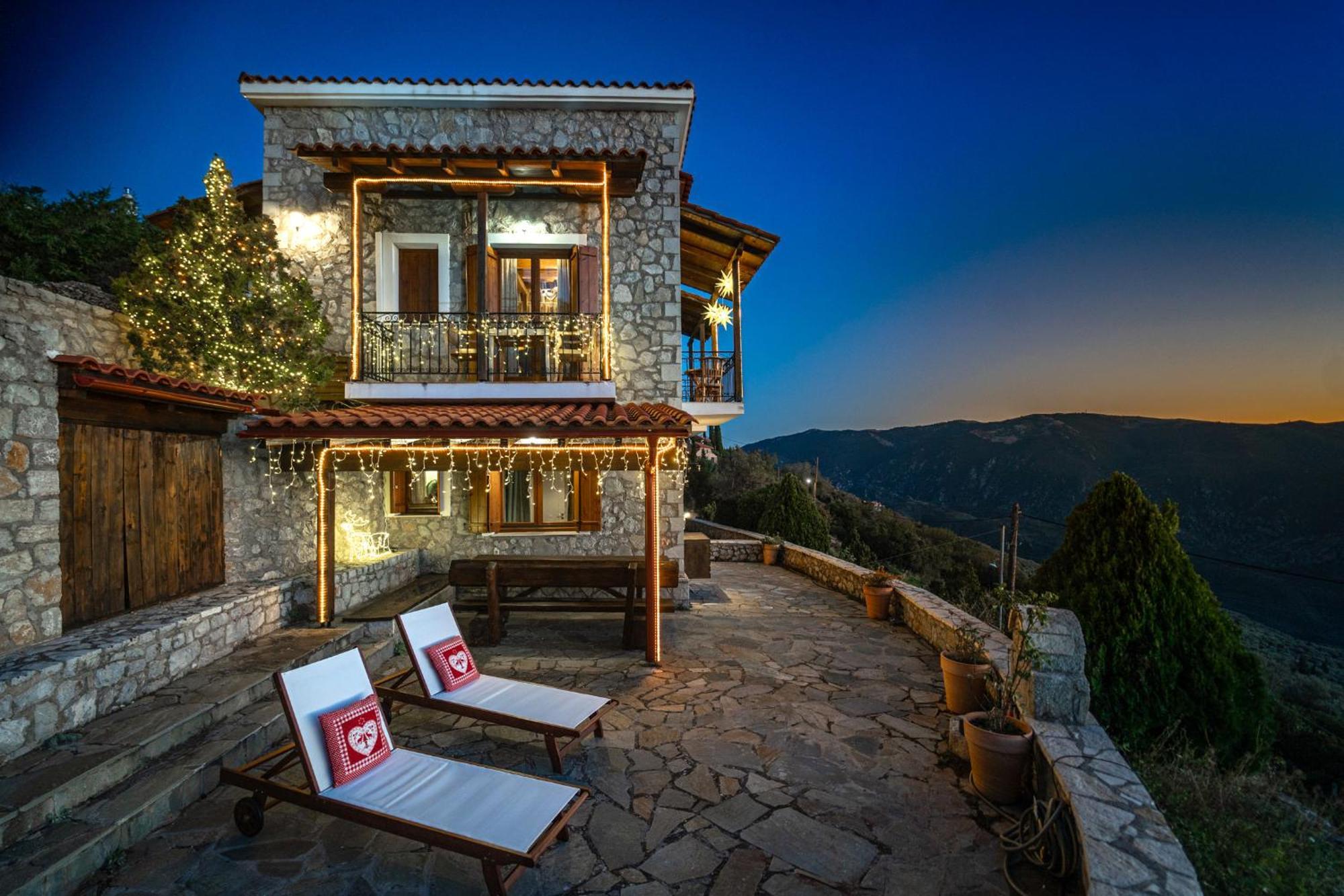 Rock Dandy Deluxe Chalet In Arachova - Delphi, Sauna, Prv Parking, Amazing View Екстер'єр фото