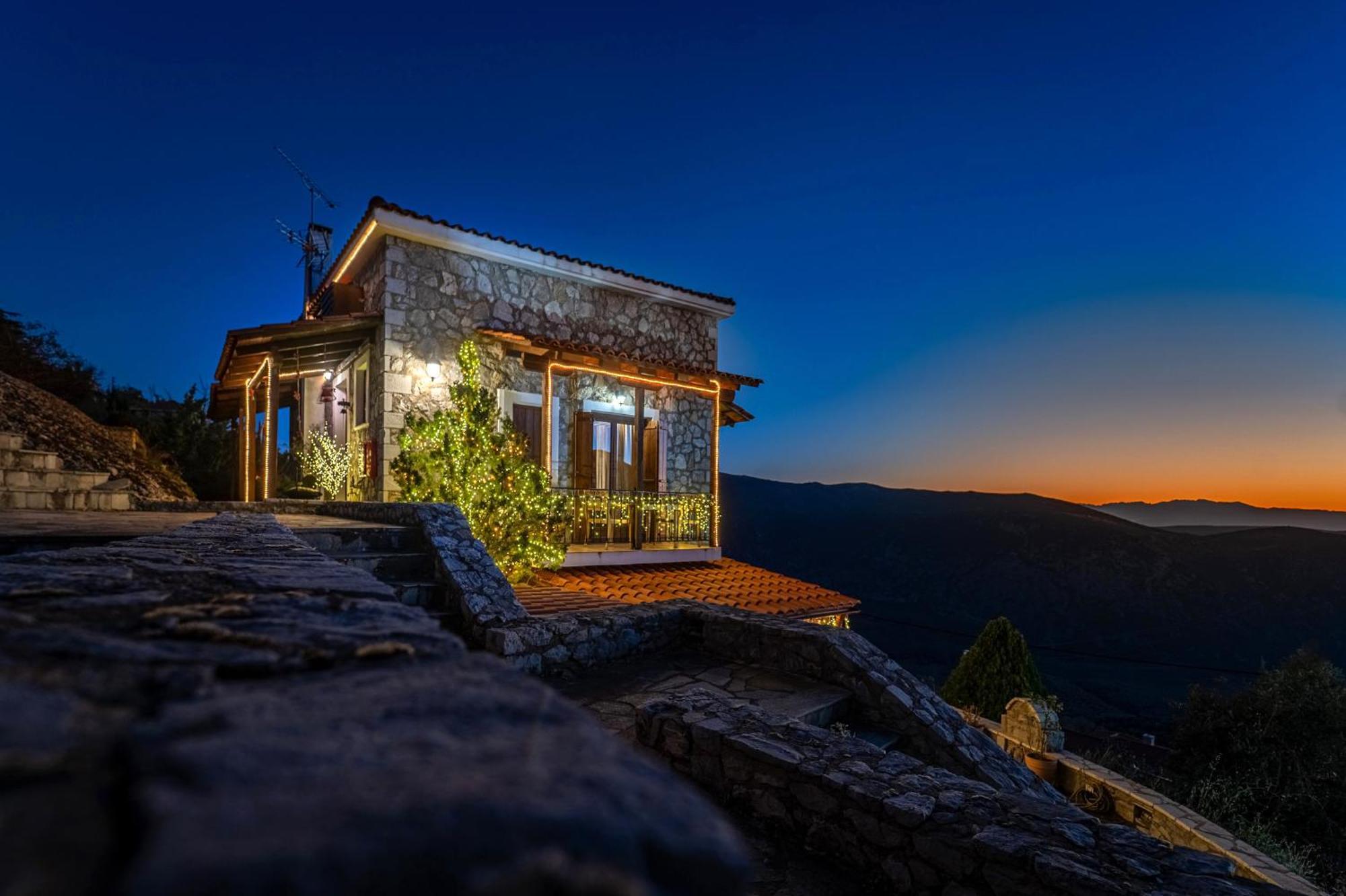 Rock Dandy Deluxe Chalet In Arachova - Delphi, Sauna, Prv Parking, Amazing View Екстер'єр фото